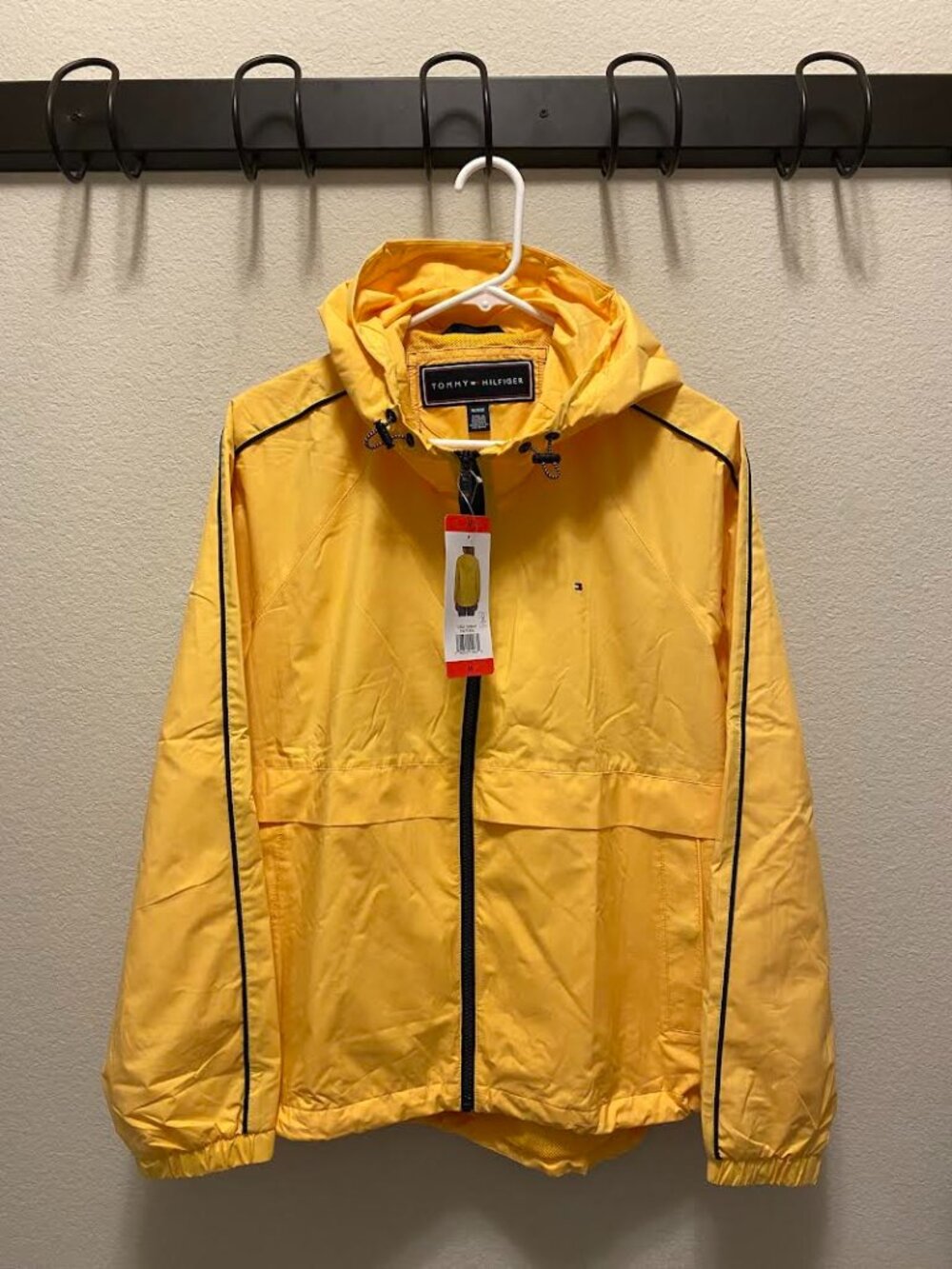 NEW Women's Tommy Hilfiger Lightweight Windbreaker - Daffodil Yellow - Medium